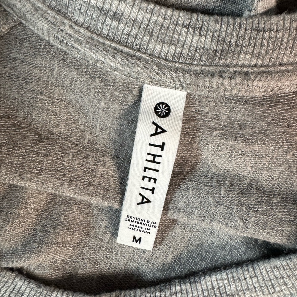 Athleta Long Sleeve Gray Workout Yoga Top Size Medium - Picture 6 of 9